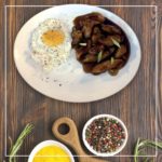 104. Курица с яйцом